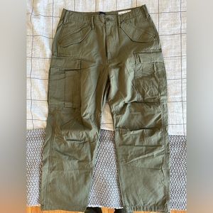 Gap Cargo Pant